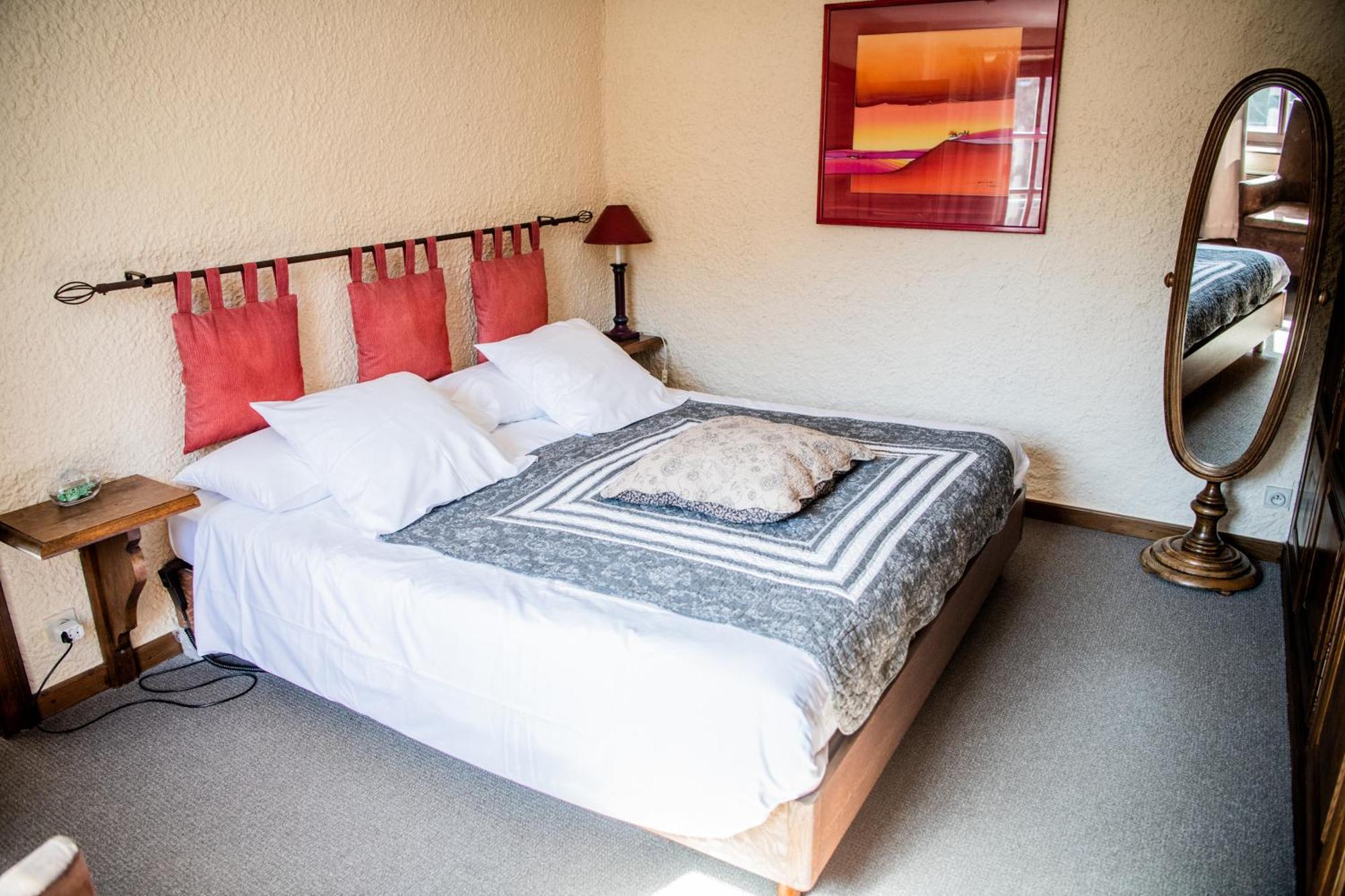 Hotel Les Ardillieres Du Pont D'Oye Habay-la-Neuve Zimmer foto